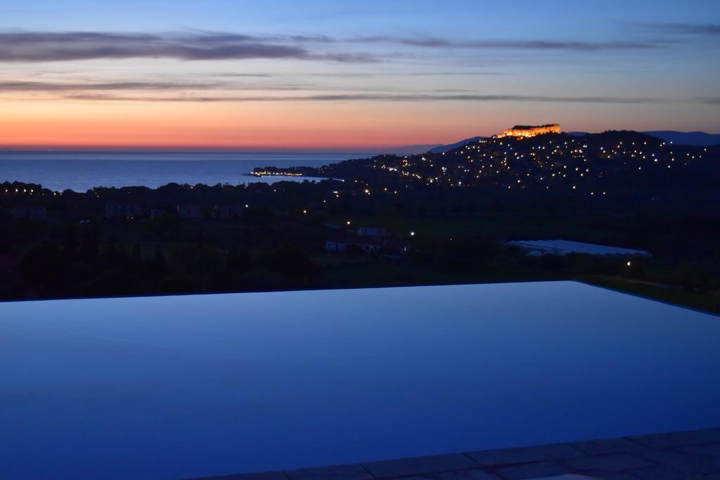 Villa Molivos Views Mythimna Esterno foto